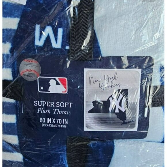 New York Yankees State Stripe Larger Soft Plush Throw Blanket MLB Licensed - Picture 3 of 3
